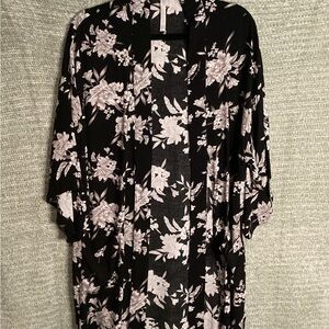 Spiritual Gangster Black and White Floral Kimono
